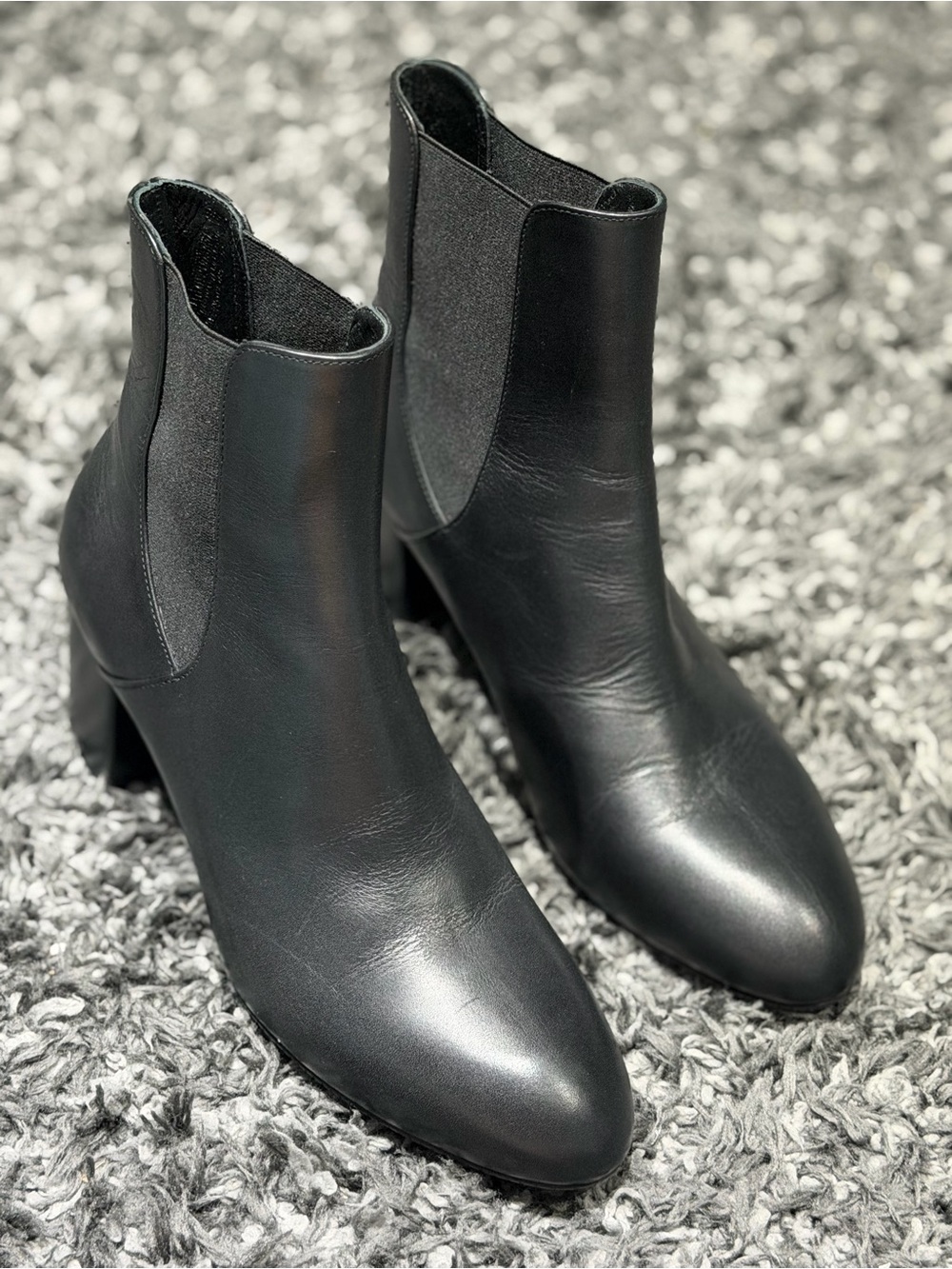 Stuart Weitzman - Yuliana 60MM Chelsea Booties. Size: 10US